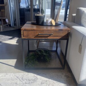 Muskoka Square End Table with 1 Drawer- Floor Model