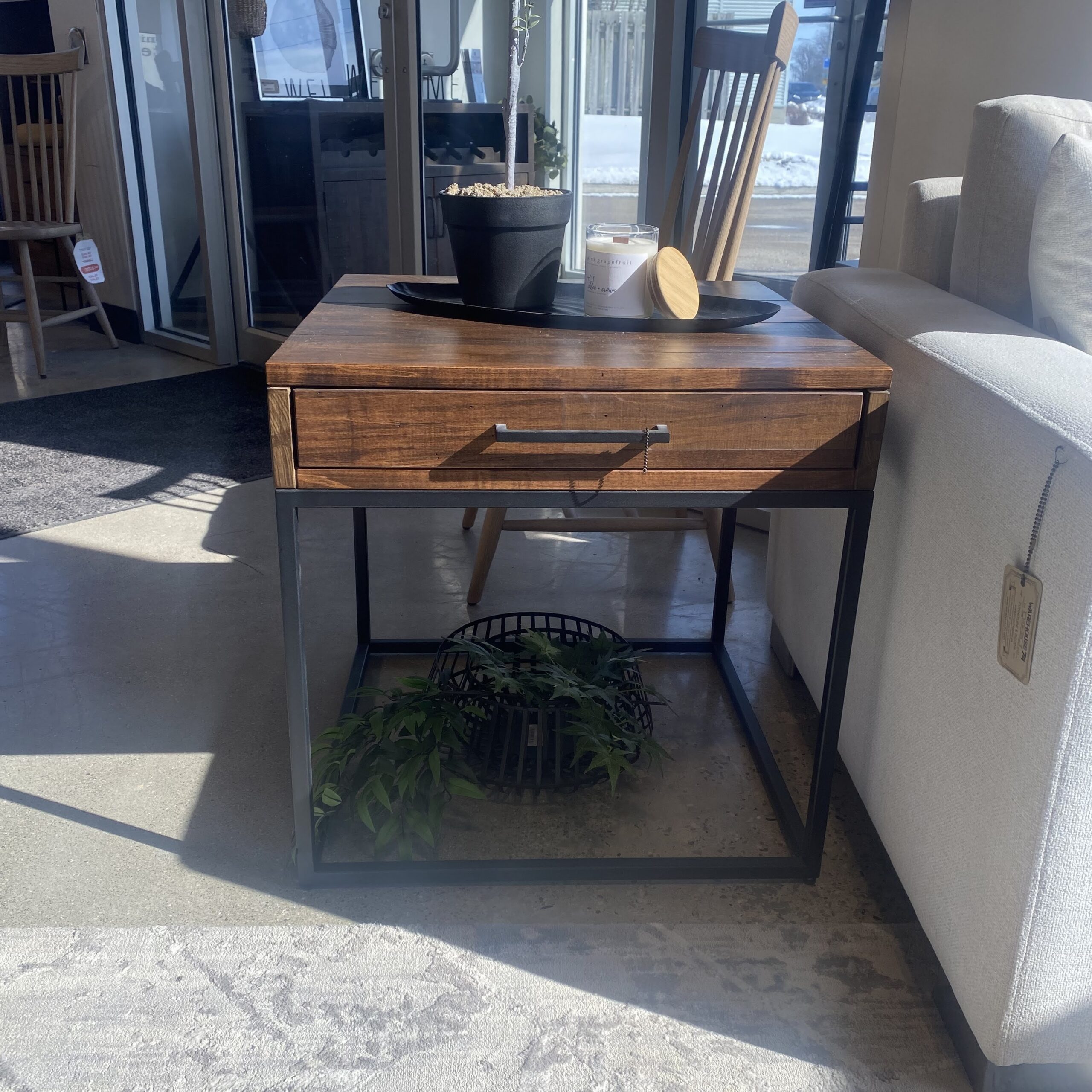 Muskoka Square End Table with 1 Drawer- Floor Model